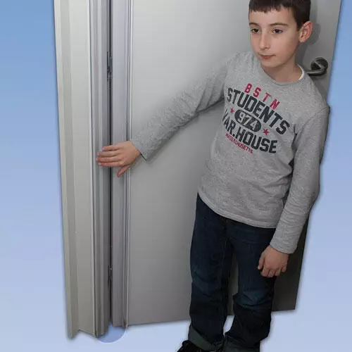 Protector puerta salvadedos transparente 90ºx120 cm Sumo en Infanity
