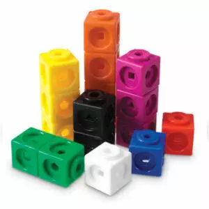 Cubos encastrables de colores Learning Resources